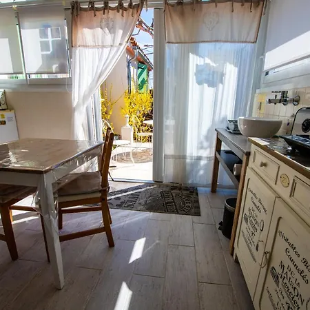 D'hotes De La Sueur Au Bonheur Bed & Breakfast La Bouilladisse
